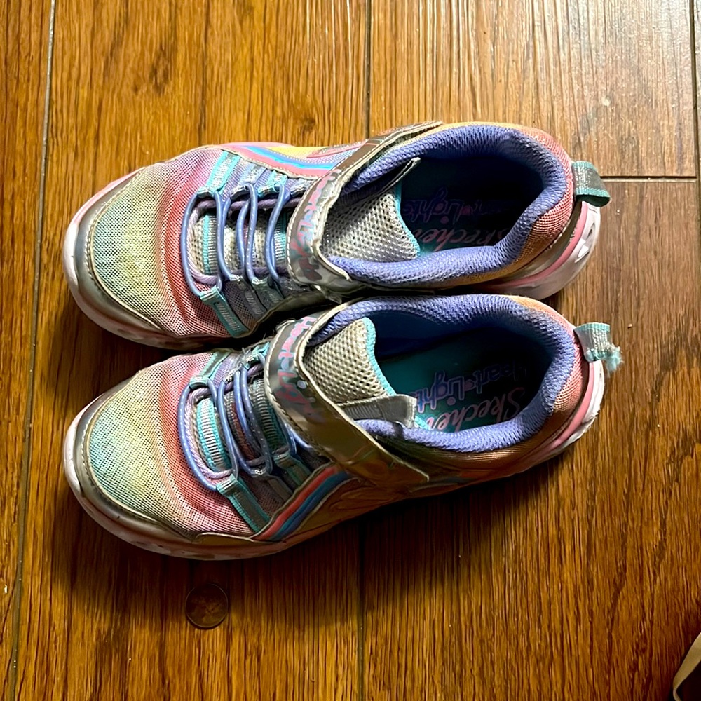 Skechers Sneakers fair condition very comfortable.